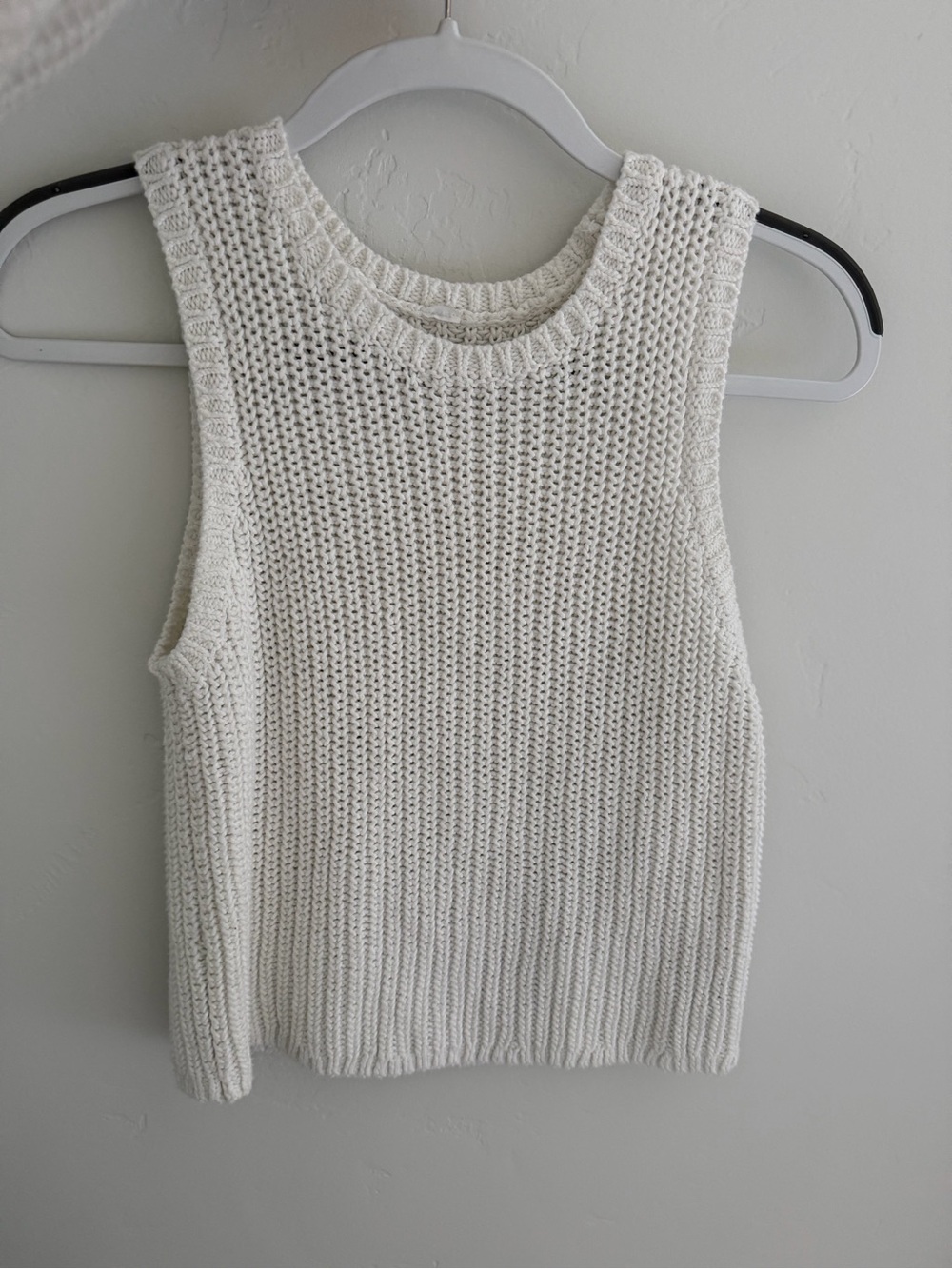 Old Navy Cream Knit Sleeveless Tank